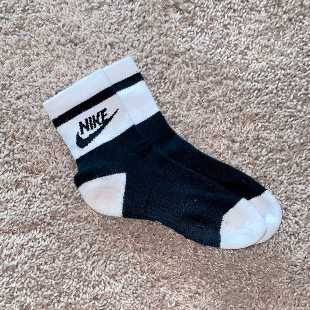 Gently worn Nike Men's Black and White Ankle Socks